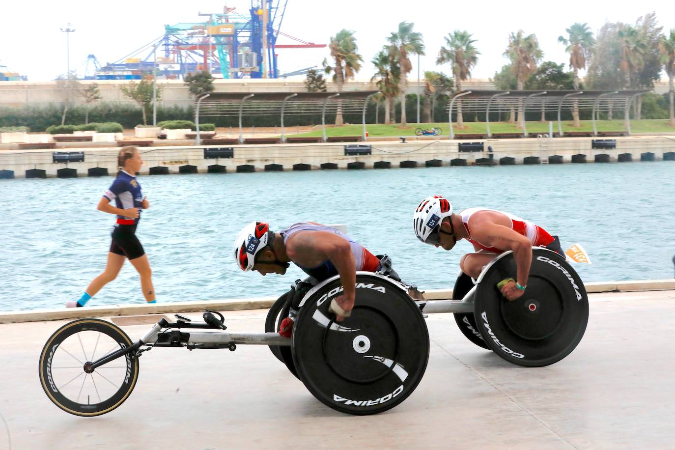 Fotos: Búscate en el Campeonato de Europa de Triatlón en Valencia