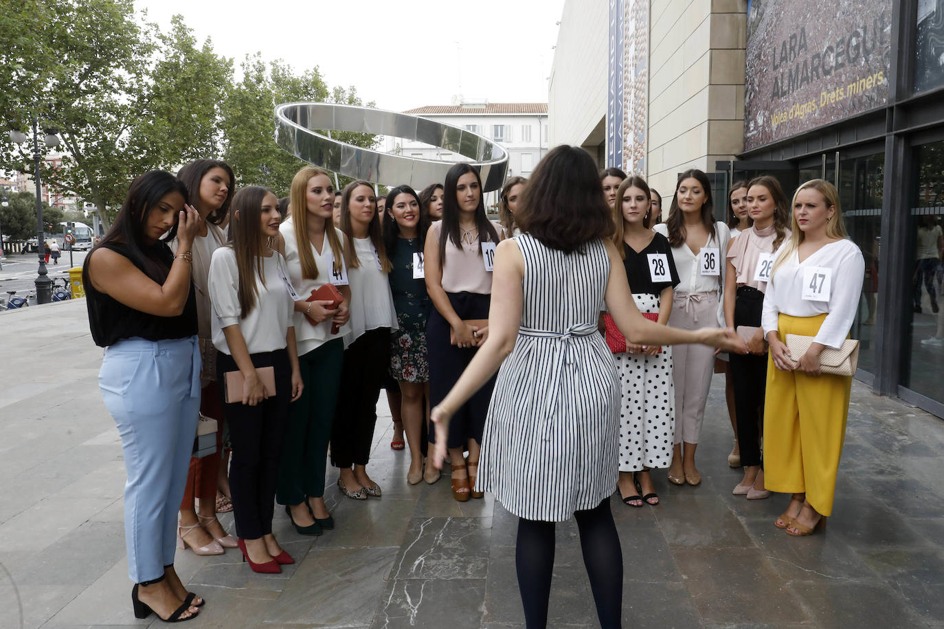 Fotos: Las candidatas a ser fallera mayor 2020 visitan el IVAM