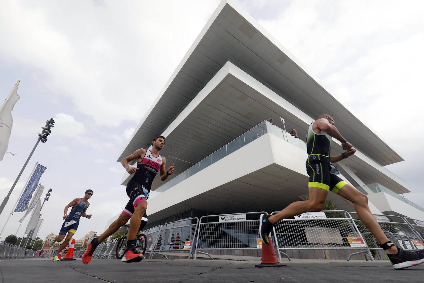 Fotos: Búscate en el Campeonato de Europa de Triatlón en Valencia