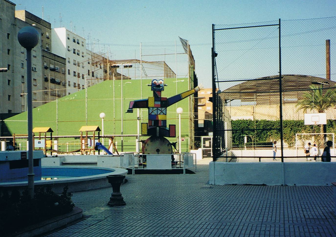 Uno de los monumentos falleros que realizaban en el conjunto. 