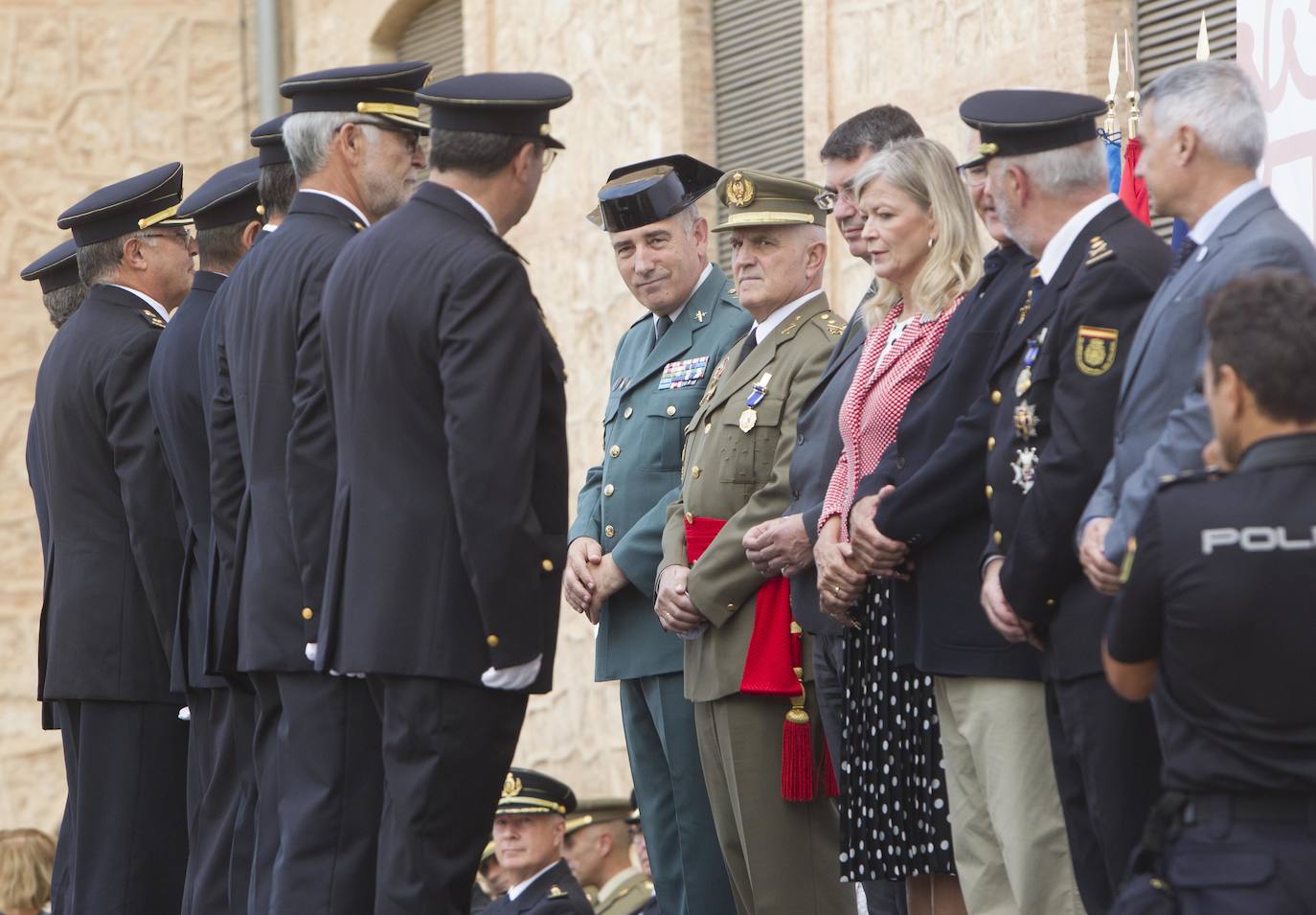 La Generalitat concede un centenar de condecoraciones en el Día de la Policía Autonómica