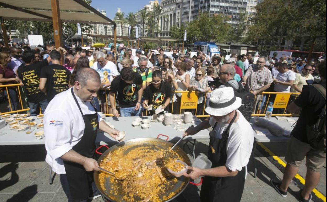 World Paella Day en 2018, en la plaza del Ayuntamiento de Valencia.