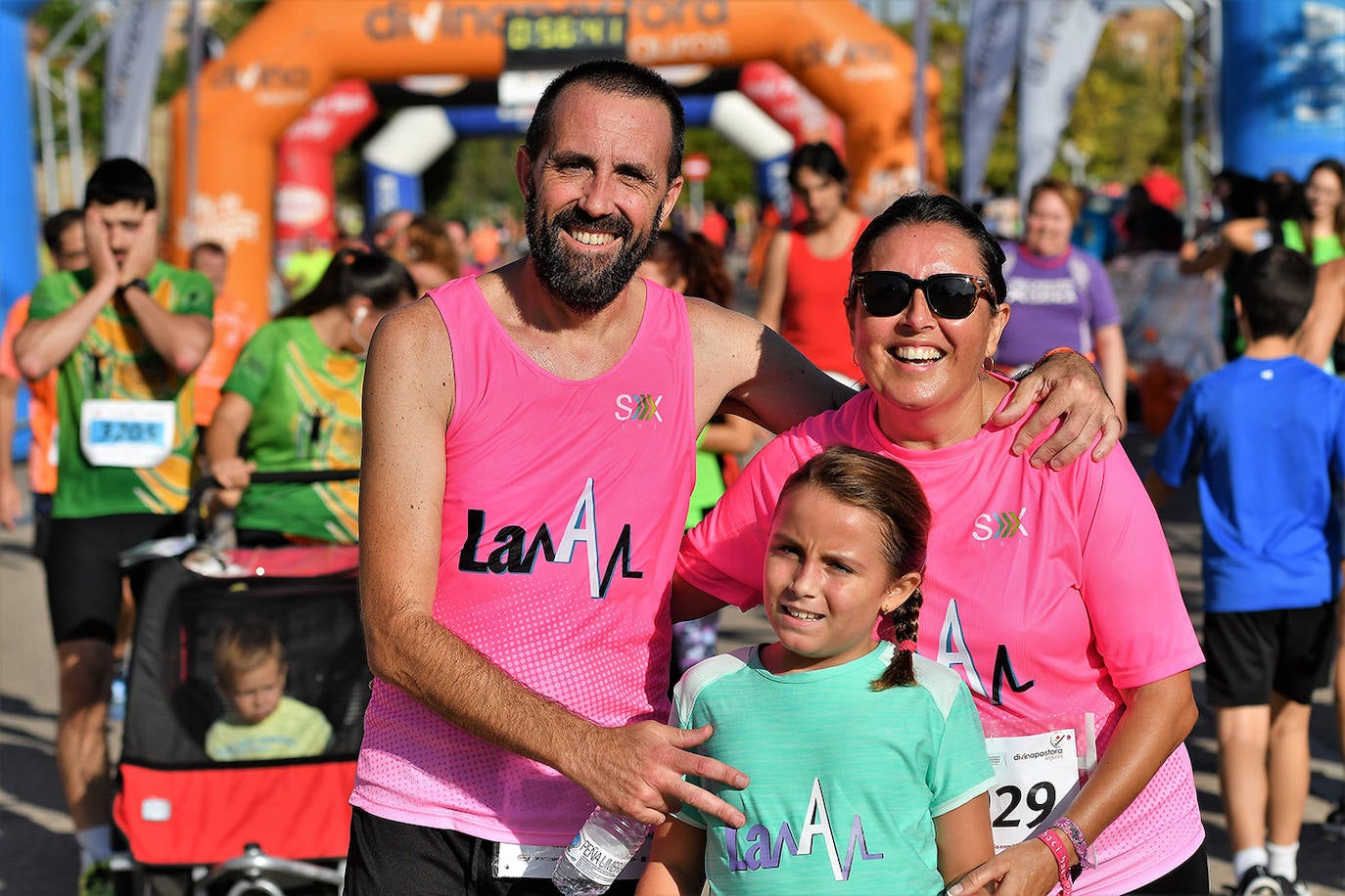 Fotos: Búscate en la 43ª Volta a Peu de los barrios de San Marcelino y San Isidro de Valencia