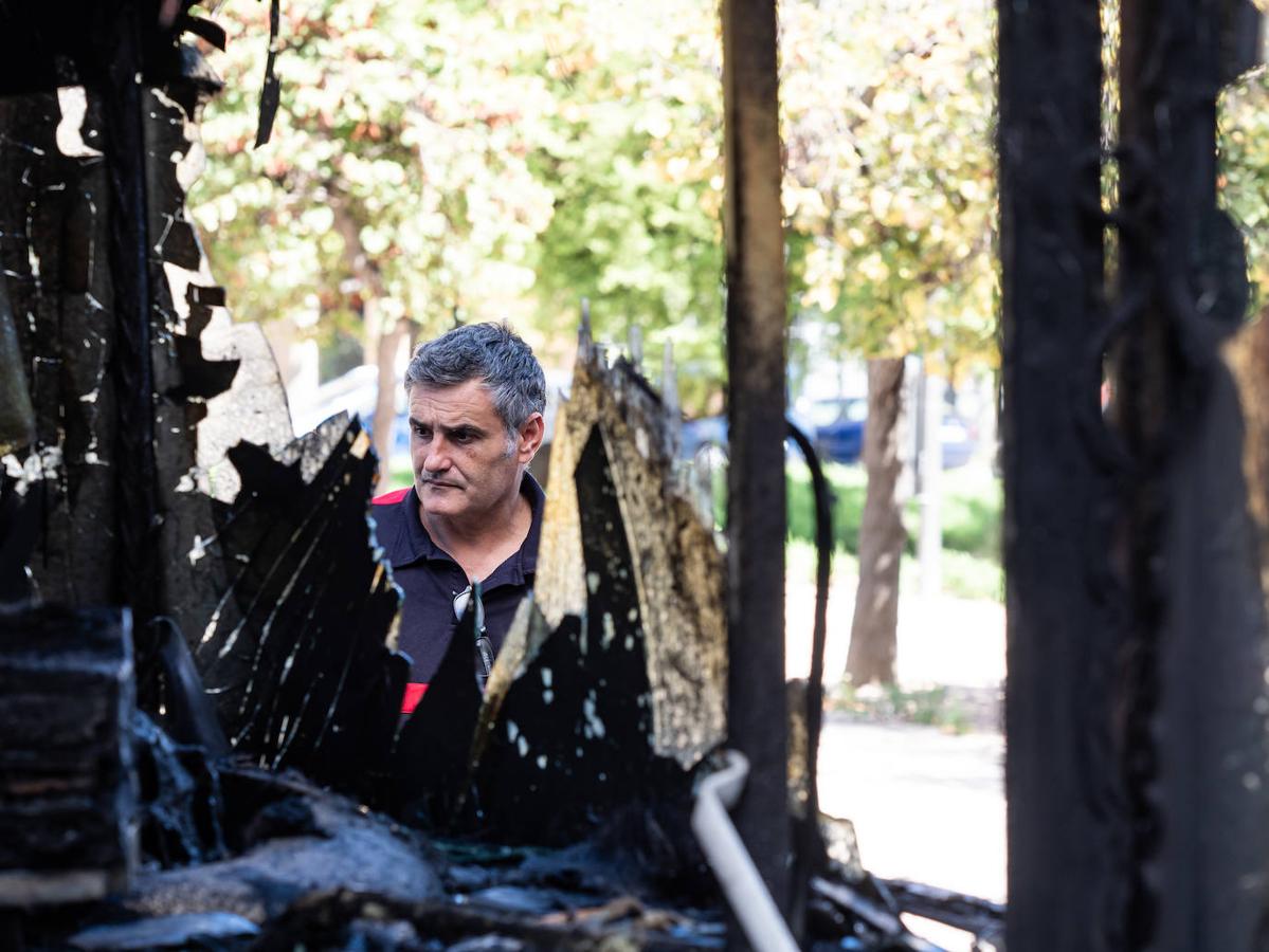 Fotos: Así ha quedado el autobús incendiado en Blasco Ibáñez