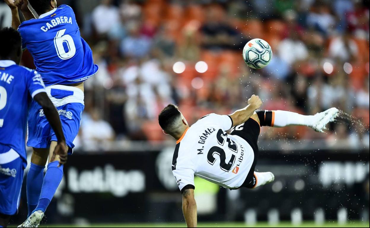 Maxi Gómez revolucionó el partido pero el Getafe igualó el marcador en la segunda parte. 