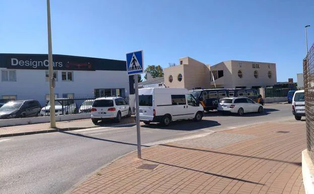 Operación policial en un negocio de compraventa de coches de lujo en Xàbia