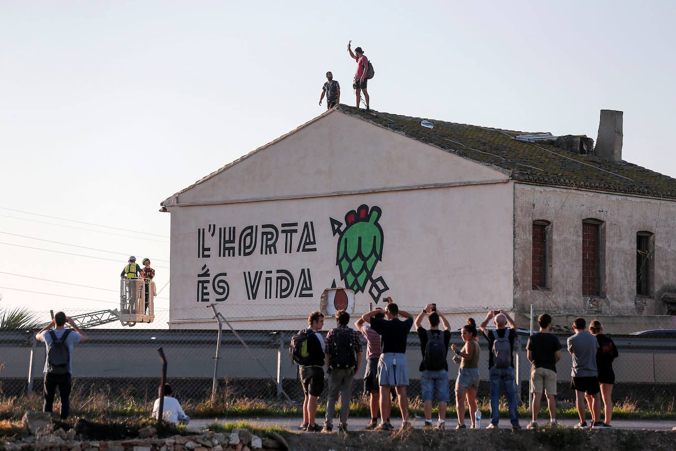 Fotos: La Guardia Civil desaloja a los acampados en la alquería del Forn de la Barraca