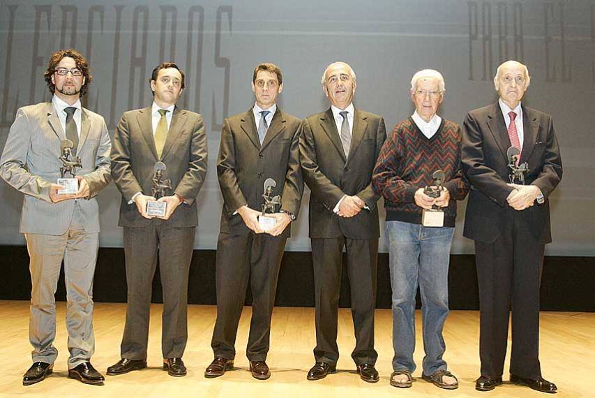 2009. IX edición de Valencianos para el Siglo XXI. Premiados: IVI, Ricardo García, Quique Dacosta, Santiago Grisolía e Iberdrola Renovables.