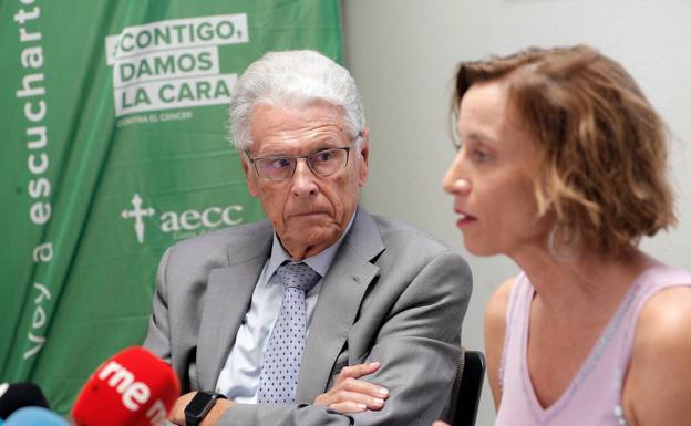 Antonio Llombart y Helena Alloza, durante la presentación del informe. 