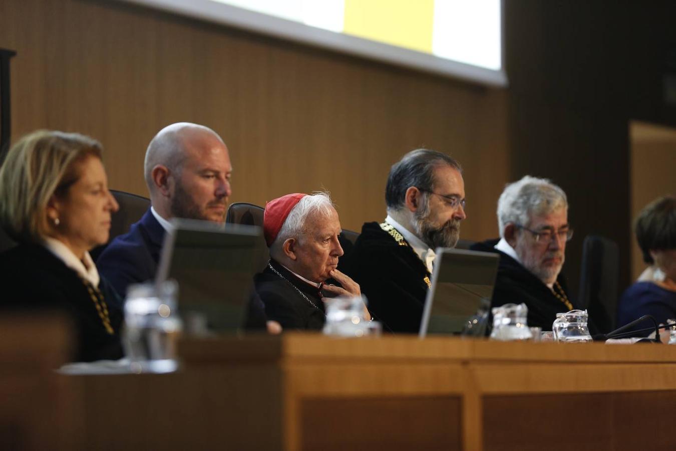 La universidad inaugura su Paraninfo con el acto de apertura del curso