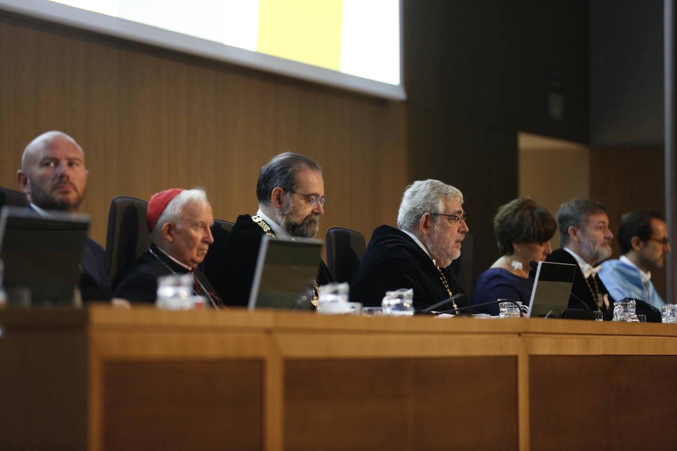 La universidad inaugura su Paraninfo con el acto de apertura del curso