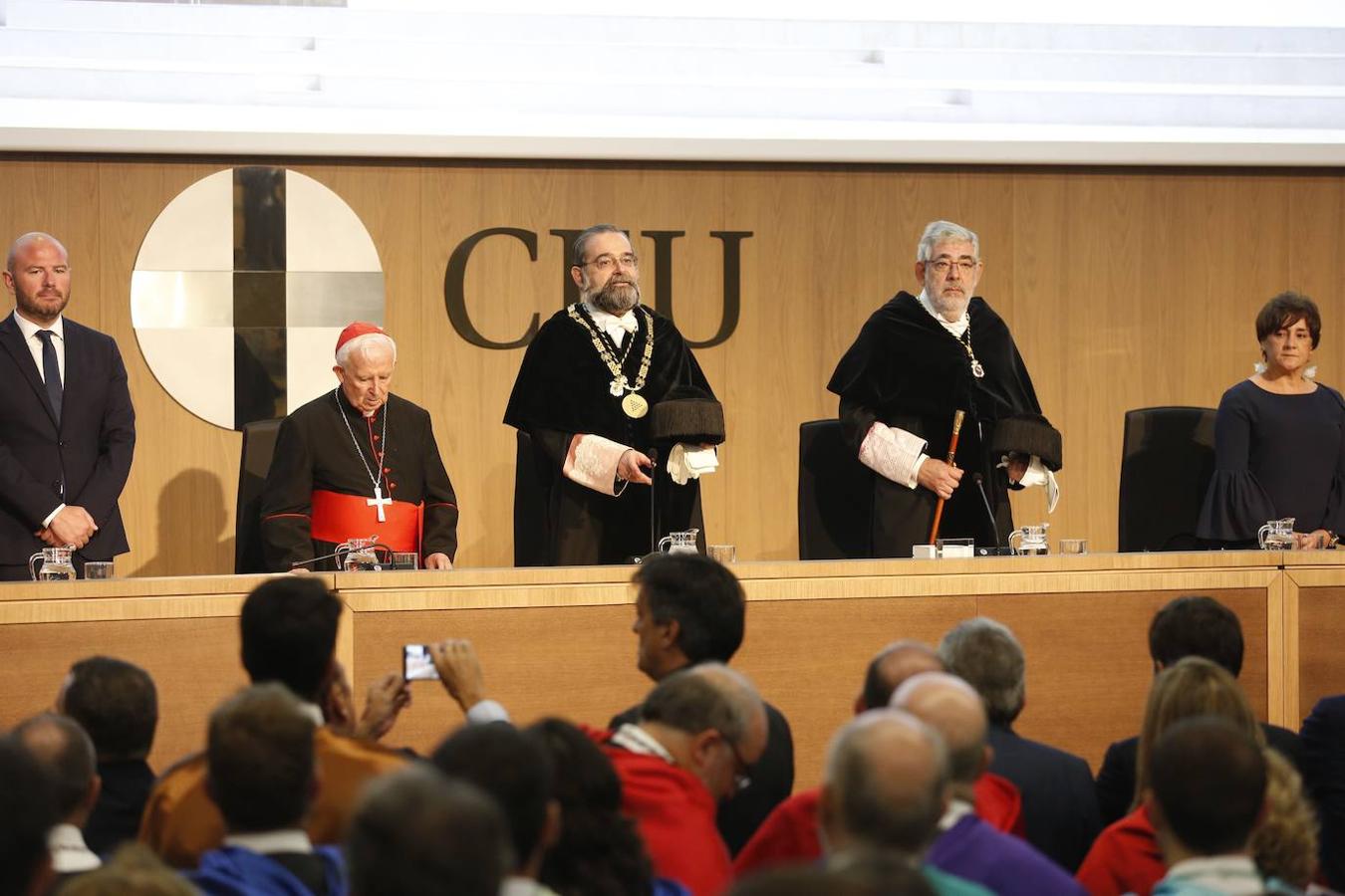 La universidad inaugura su Paraninfo con el acto de apertura del curso