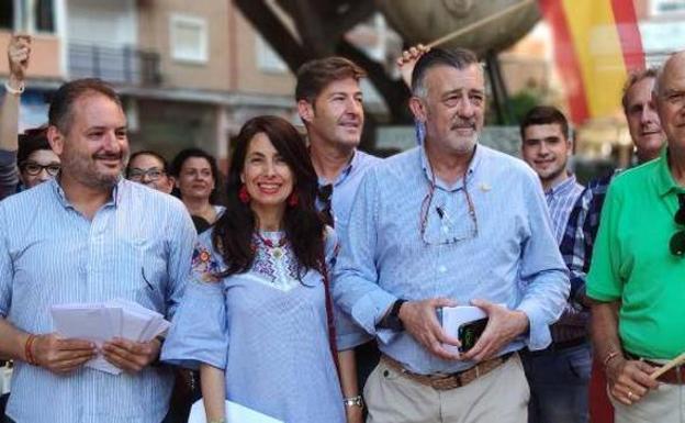 Crespo iba de número 2 en la candidatura de Vox a la Alcaldía de Málaga que encabezaba Lara .