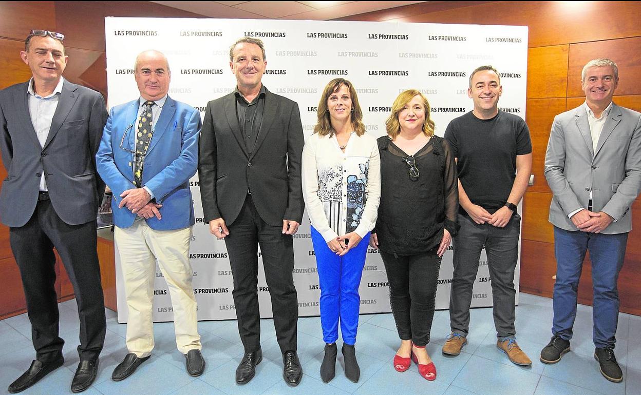 Rafael Barba, José Luis Carbonell, Javier Palau, Maite Marín, Lola Agulló y José Teruel junto a Daniel Zurriaga.