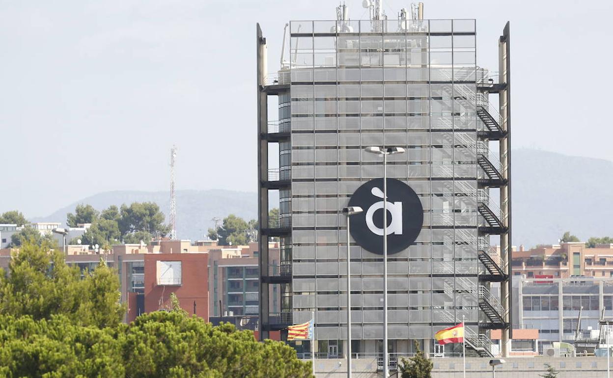 Actores y guionistas piden más presupuesto para À Punt tras ver cómo «menguan» los encargos