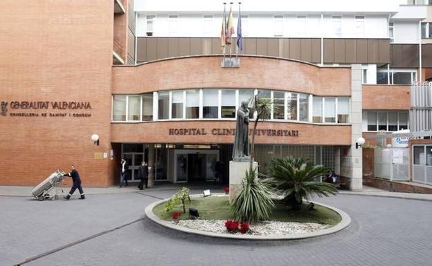 Sanidad cierra la UCI del Clínico y habitaciones de Cardiología tras detectar aluminosis