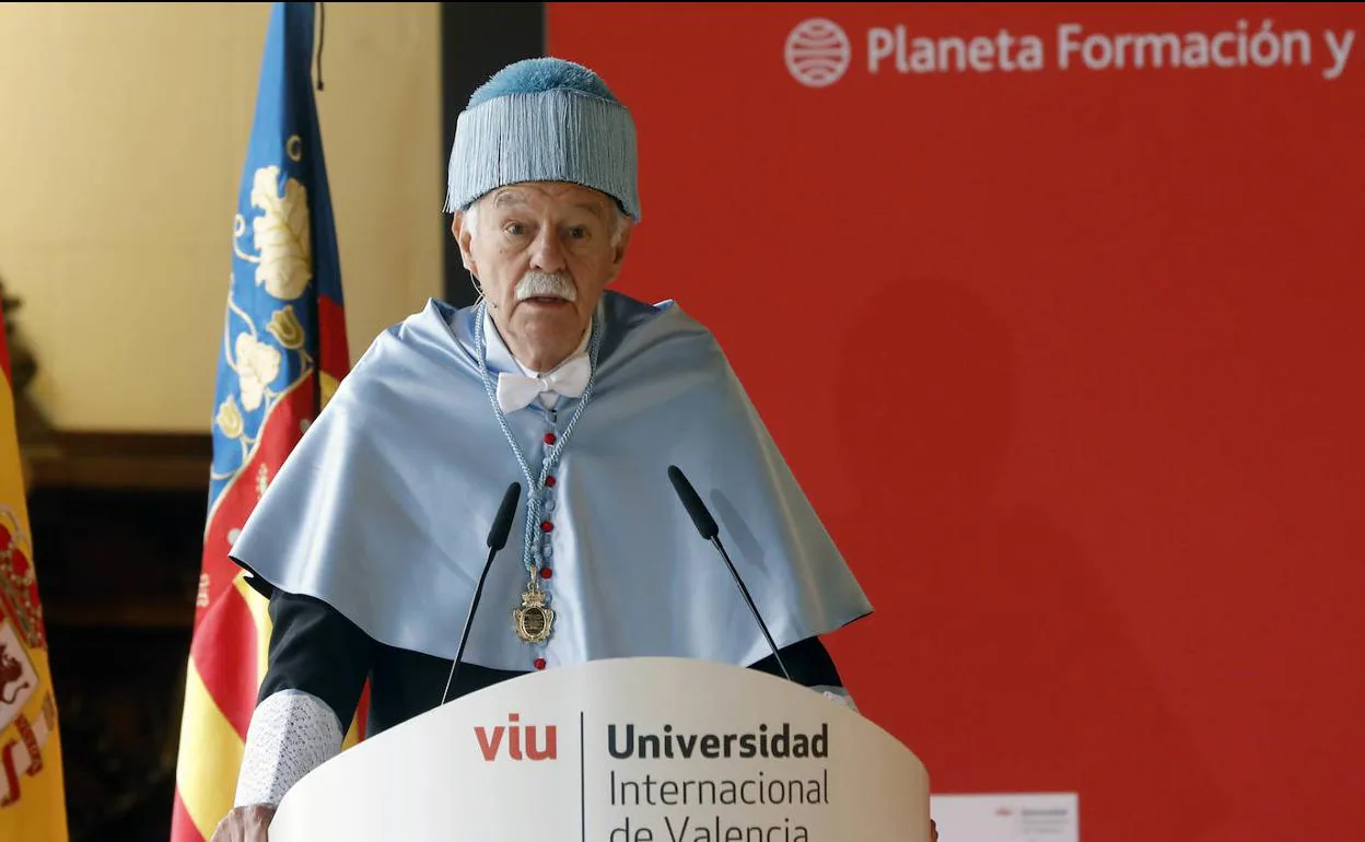 Eduardo Mendoza, ayer en Valencia. 