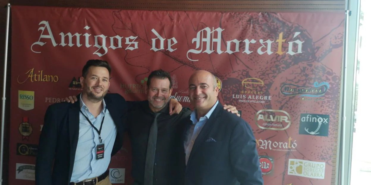 Antonio Moreno, Manuel Morató y Carlos Boga, director del Hotel Las Arenas.  