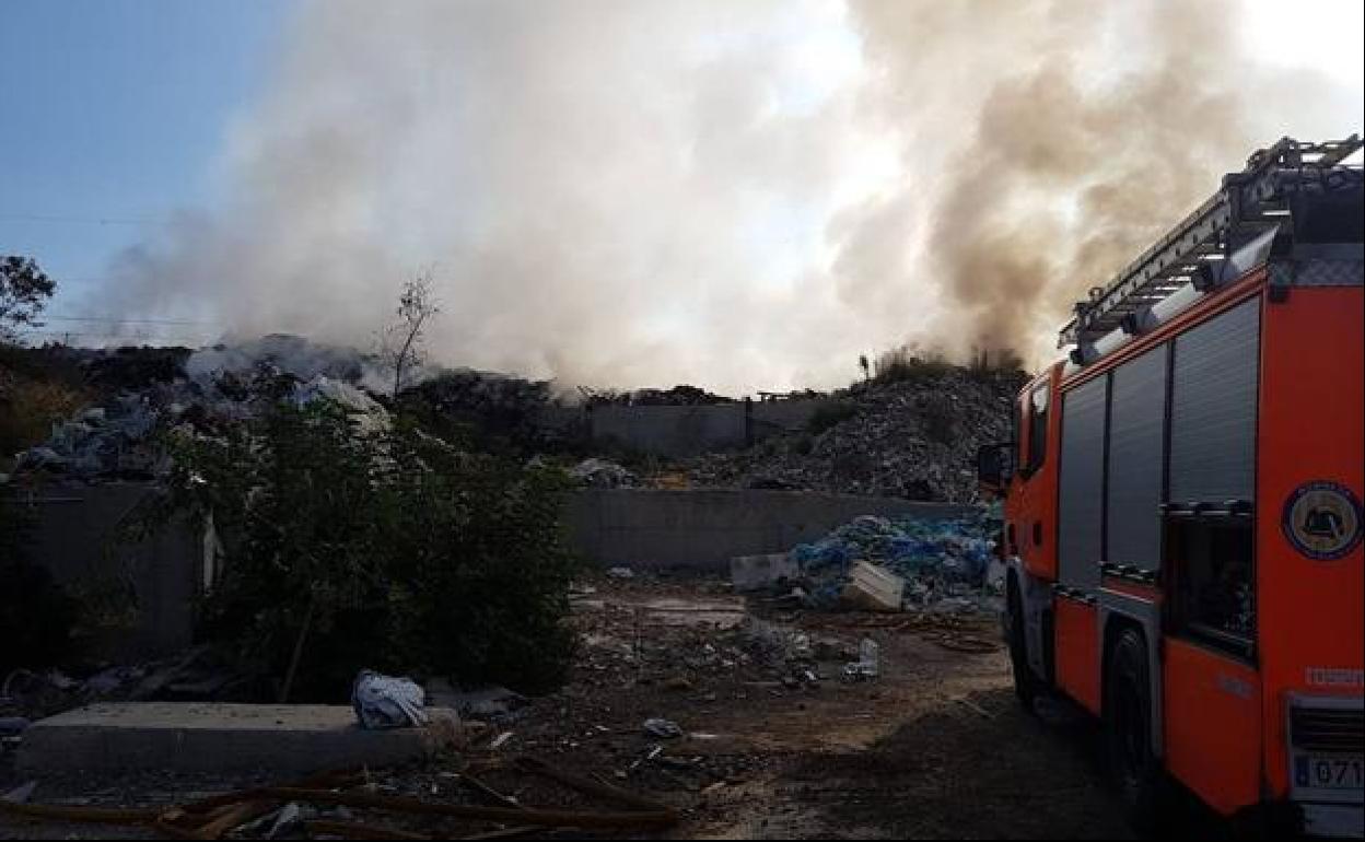 ¿Por qué está Valencia llena de humo?