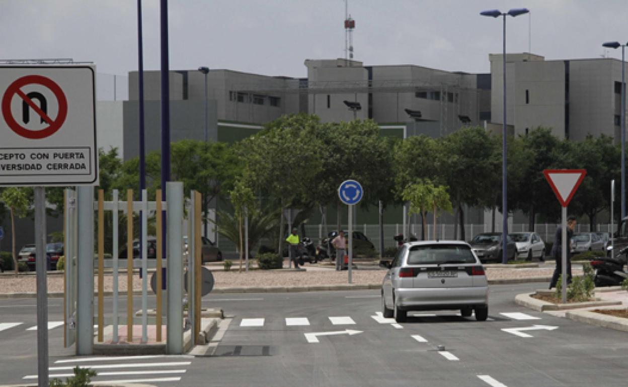 Entrada principal a la Universitat Jaume I de Castelló.