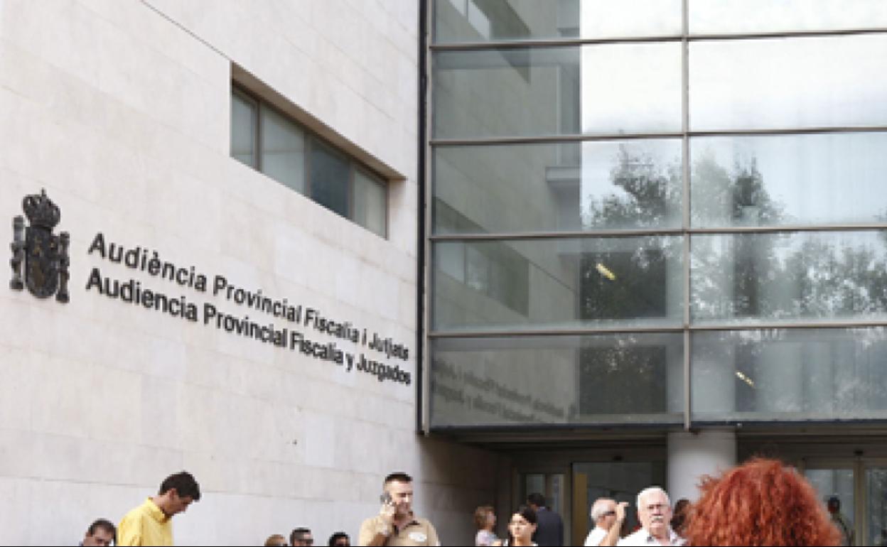 Acceso a la Audiencia Provincial de Valencia, en la Ciudad de la Justicia.