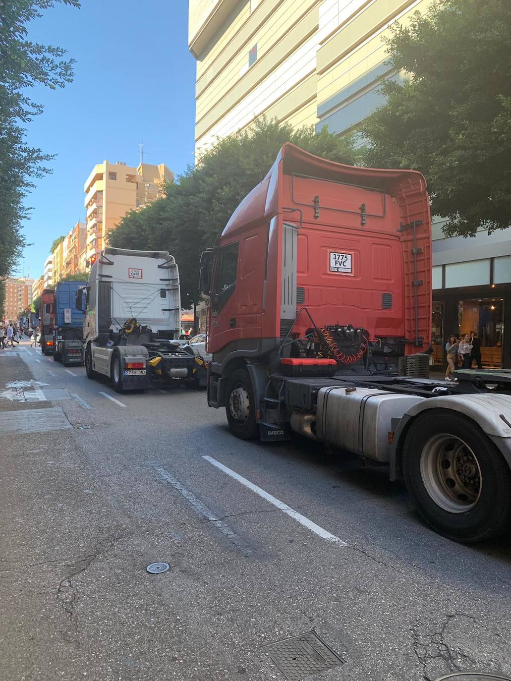 Fotos: Una marcha lenta de 200 camiones recorre el centro de Valencia