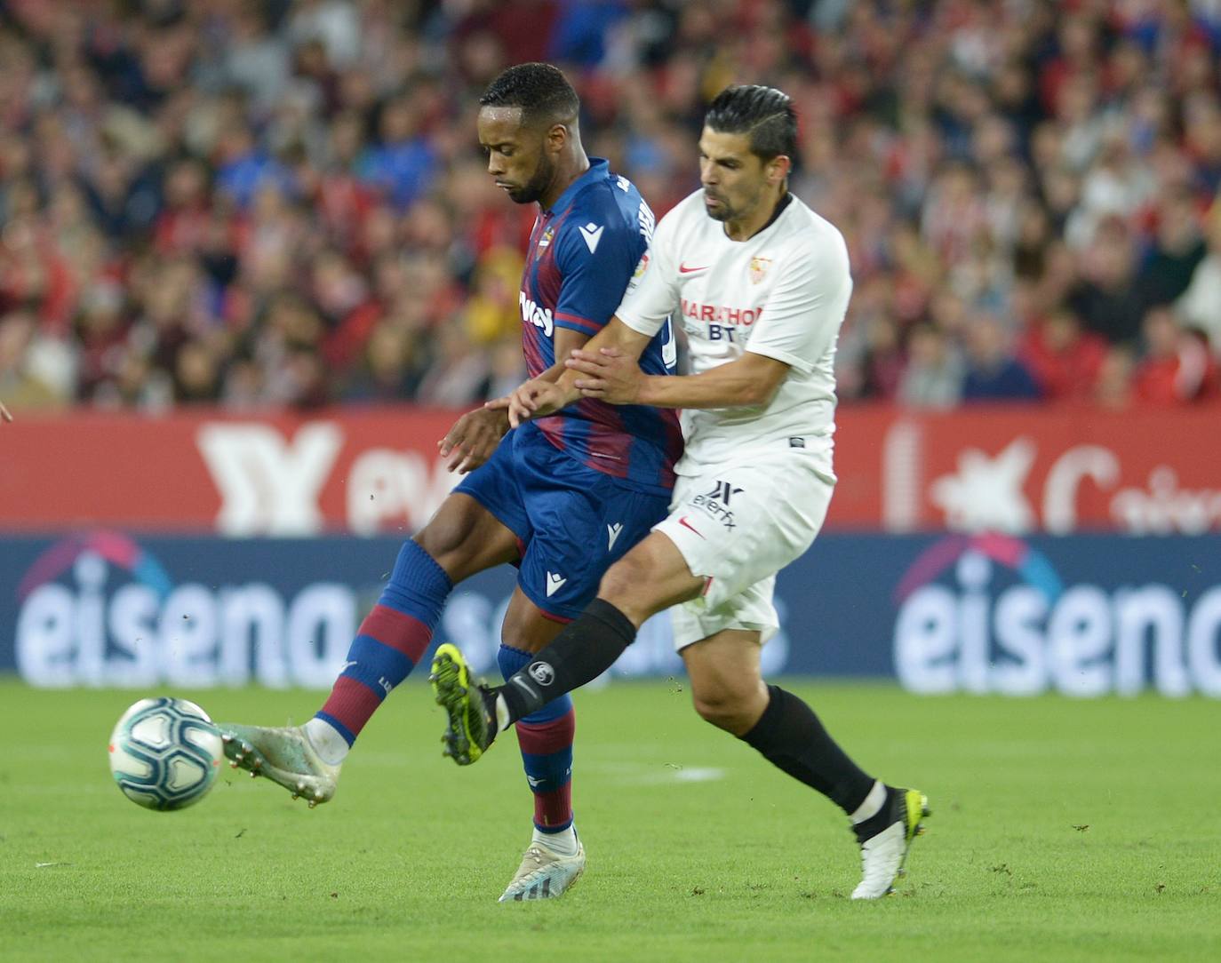 Fotos: Todas las fotos del Sevilla - Levante en el Pizjuán