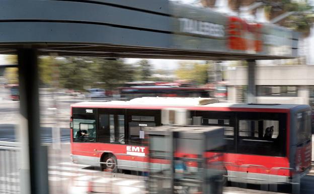 El juzgado cita como investigada a la trabajadora despedida por el fraude de la EMT de Valencia