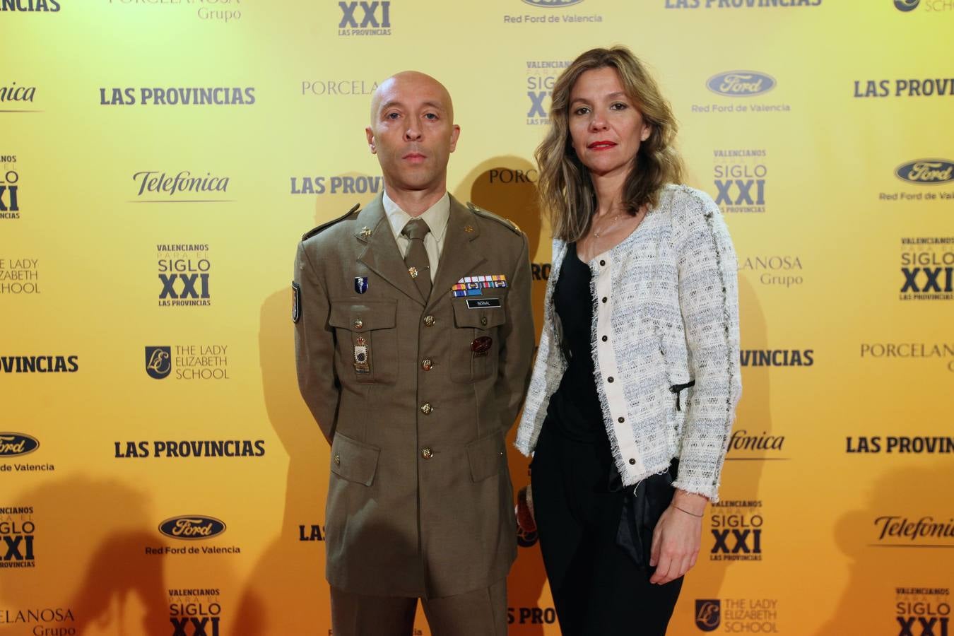 El cabo mayor de la Unidad Militar de Emergencias (UME) Dionisio Bernal y María José Calle.