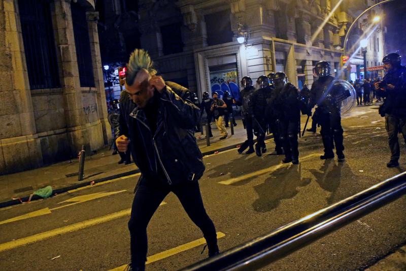 Fotos: La violencia vuelve a las calles de Barcelona