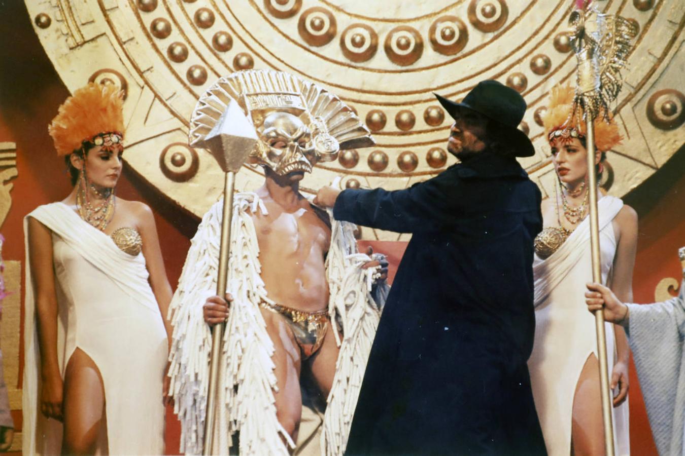 ACTRIZ. A los catorce años participó en una película de aventuras. "Soy la de la izquierda, una diosa inca".