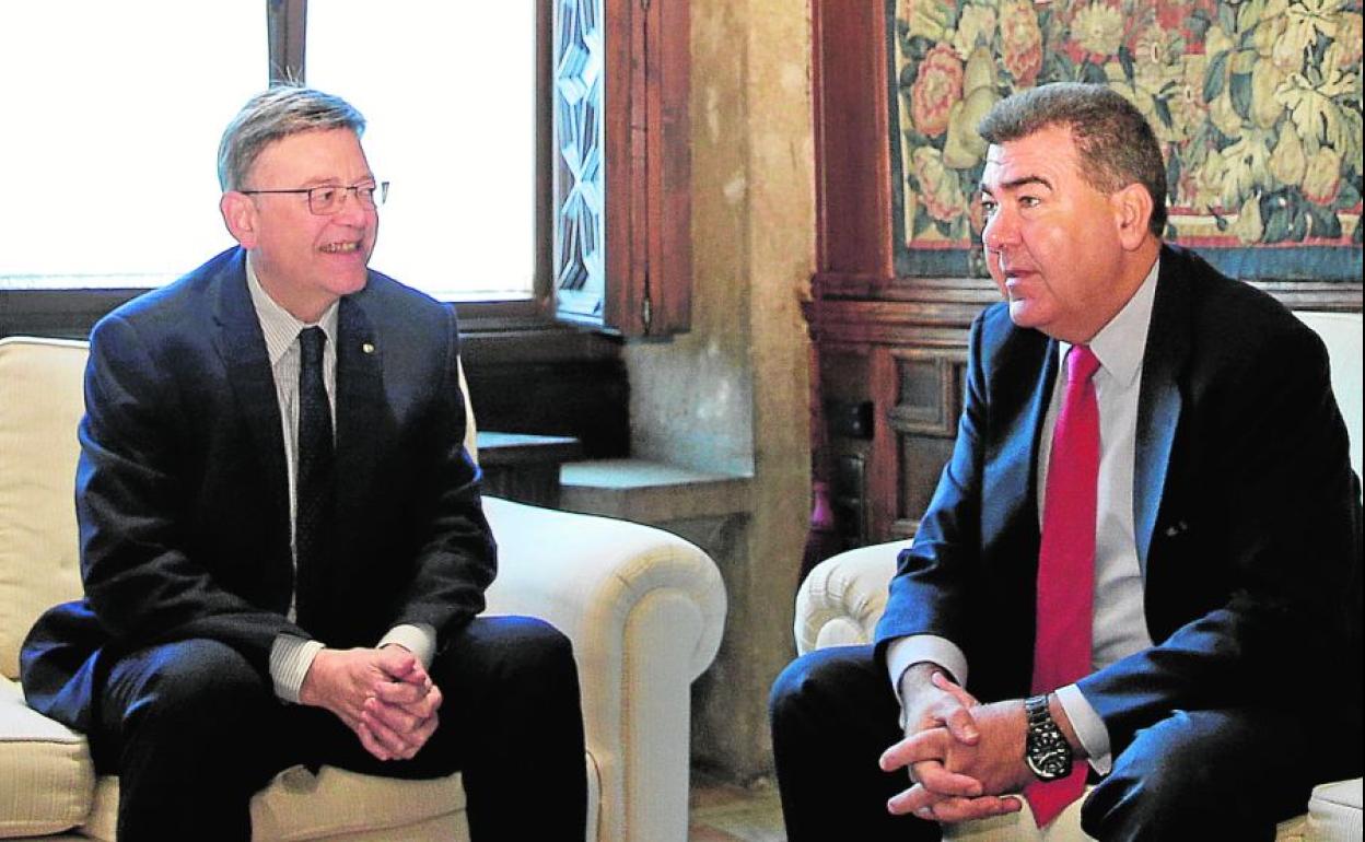 El presidente de la Generalitat, Ximo Puig, y el de Air Nostrum, Carlos Bertomeu.