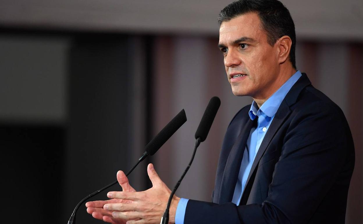 Sánchez aprueba por sorpresa un decreto ley para frenar la 'república digital' catalana