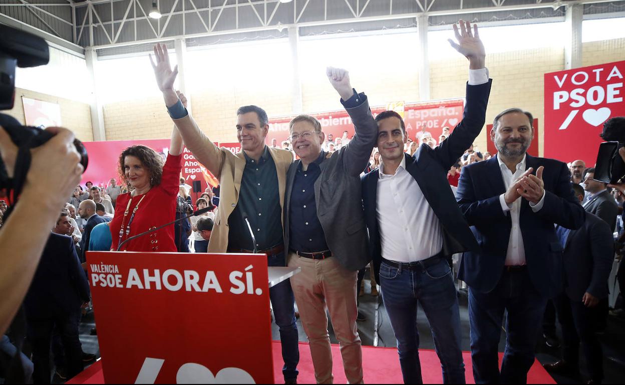 Pedro Sánchez, en Mislata, junto a Caballero, Puig, Bielsa y Ábalos.