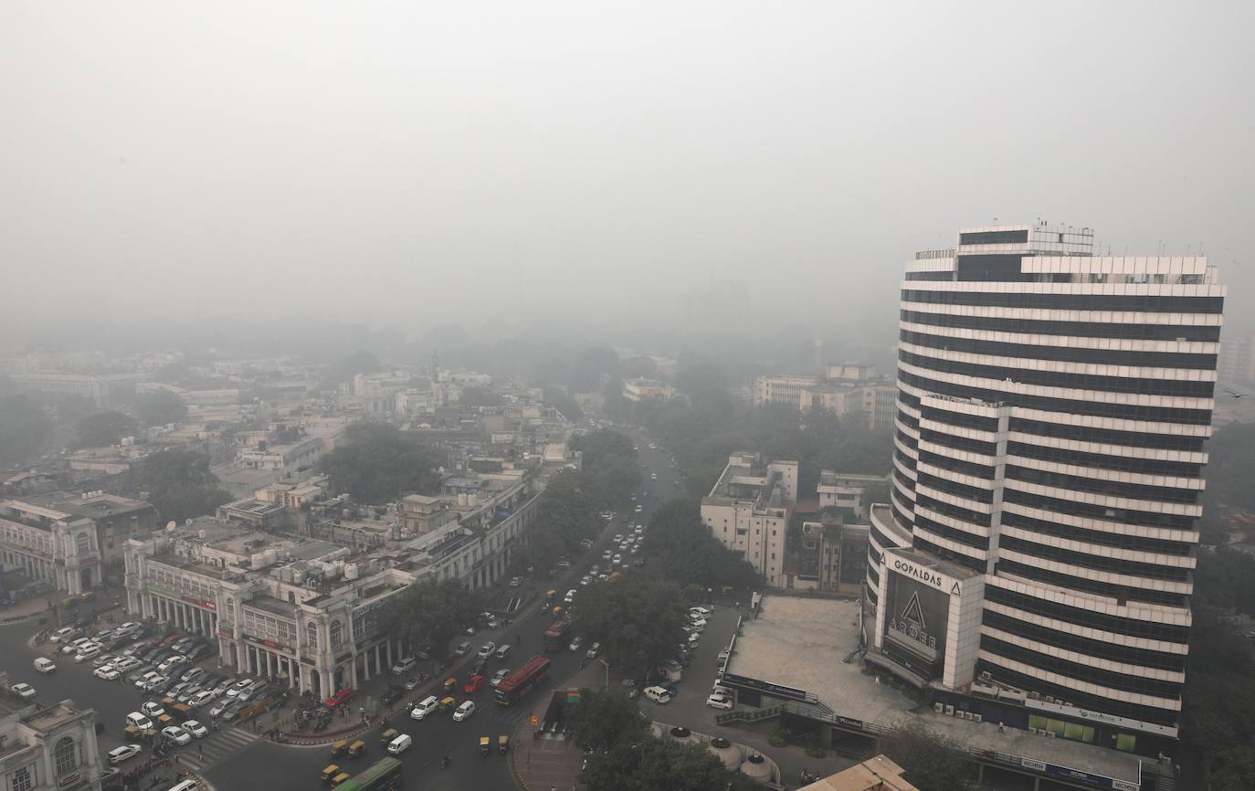 Nube de contaminación en el cielo de Nueva Delhi (India).