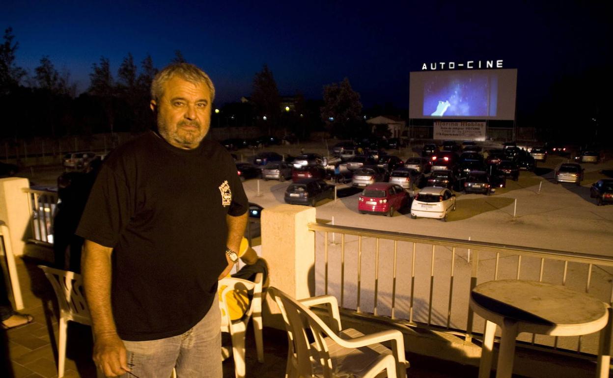 Fotografía de archivo de Carles Miralles, propietario del Autocine Drive-In de Dénia, el más antiguo de España.