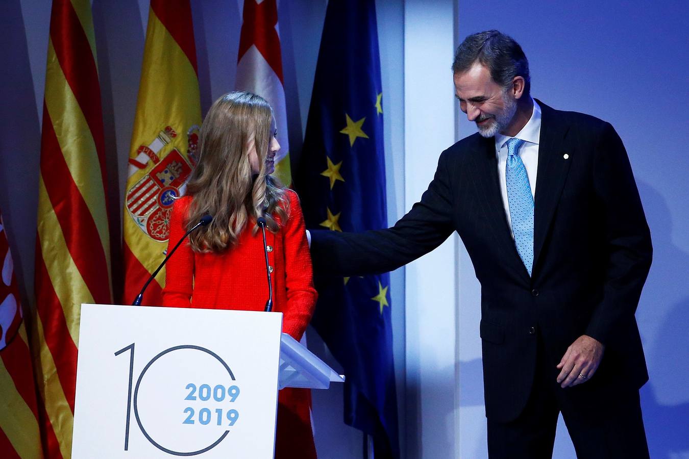 Felipe VI ha tenido palabras para el debut de la princesa Leonor en un acto en Cataluña (habló previamente) para iniciar su intervención bromeando con el hecho de que su hija se lo había dejado difícil.