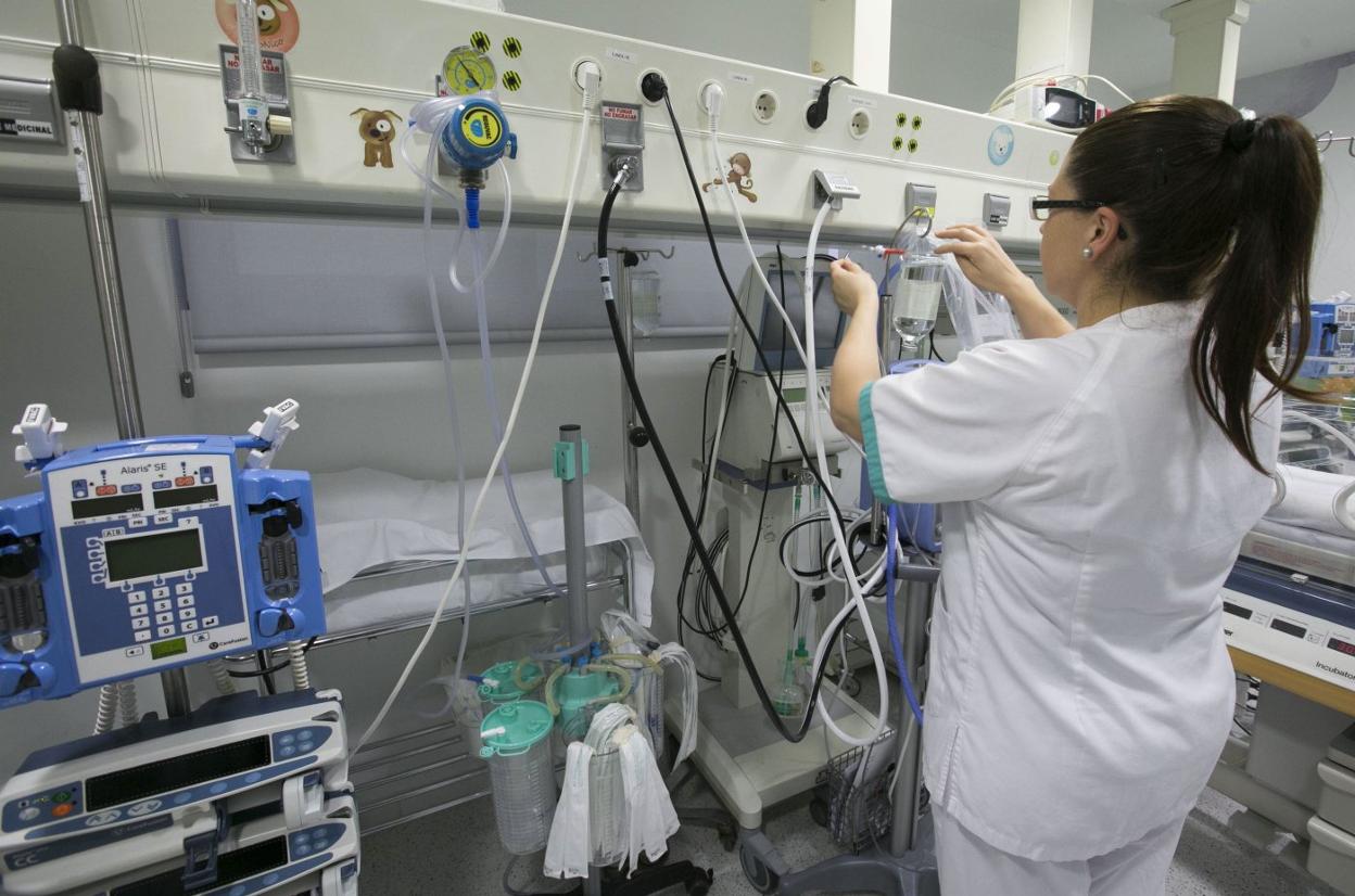Enfermeros denuncian las trabas que pone Sanidad a la reducción de jornada