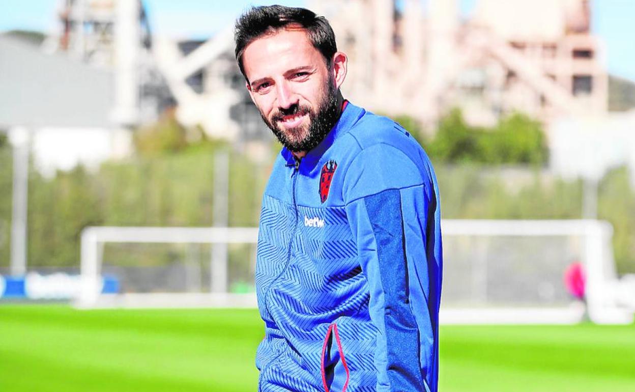 José Luis Morales, tras el entrenamiento de ayer en la ciudad deportiva de Buñol.