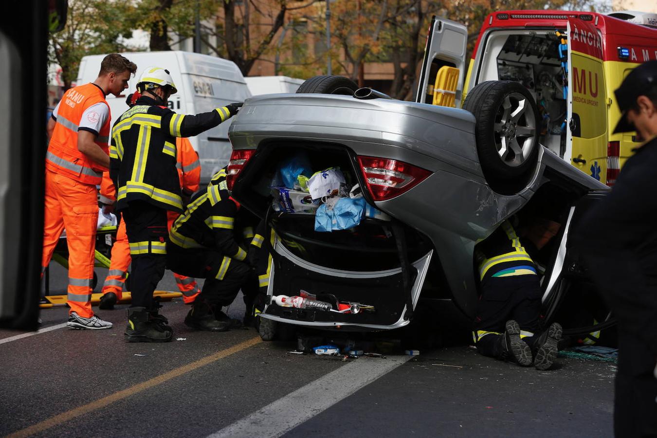 Fotos: Aparatoso accidente en el centro de Valencia