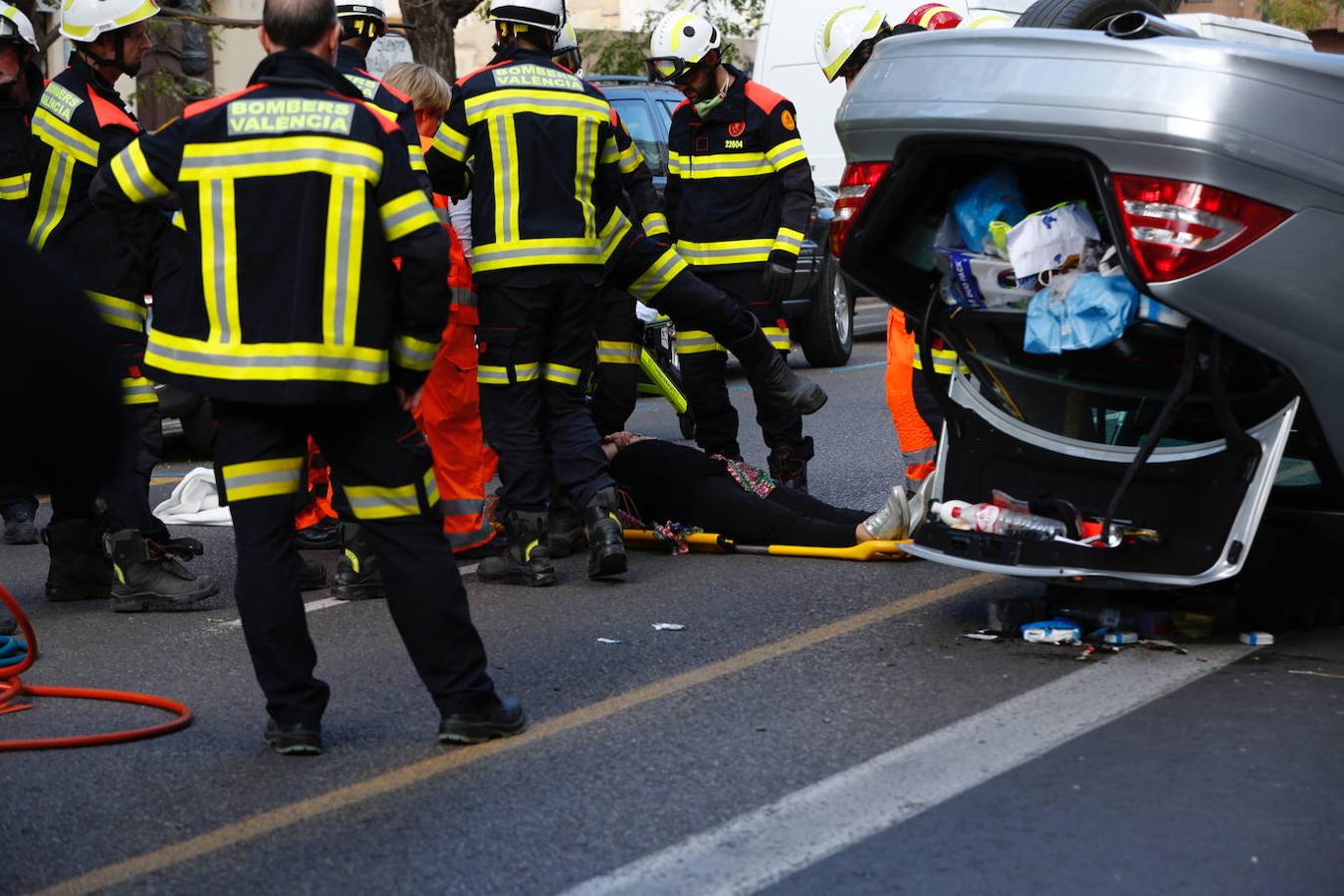 Fotos: Aparatoso accidente en el centro de Valencia