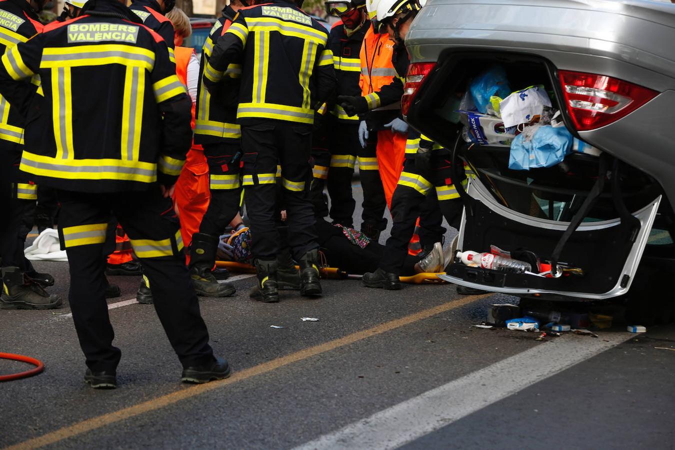 Fotos: Aparatoso accidente en el centro de Valencia