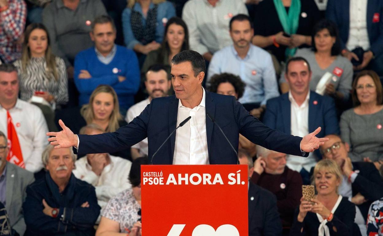 Pedro Sánchez, durante su intervención en el mitin de cierre de campaña en la Comunitat Valenciana