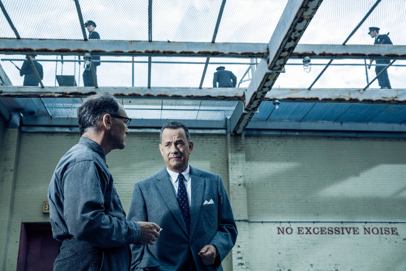 4. 'EL PUENTE DE LOS ESPÍAS' (2015). Steven Spielberg es uno de los directores que mejor ha retratado los grandes acontecimientos del siglo XX, y siempre desde su visión humana. Este es un filme inteligente, a ratos desasosegante, rodado de forma clásica. 