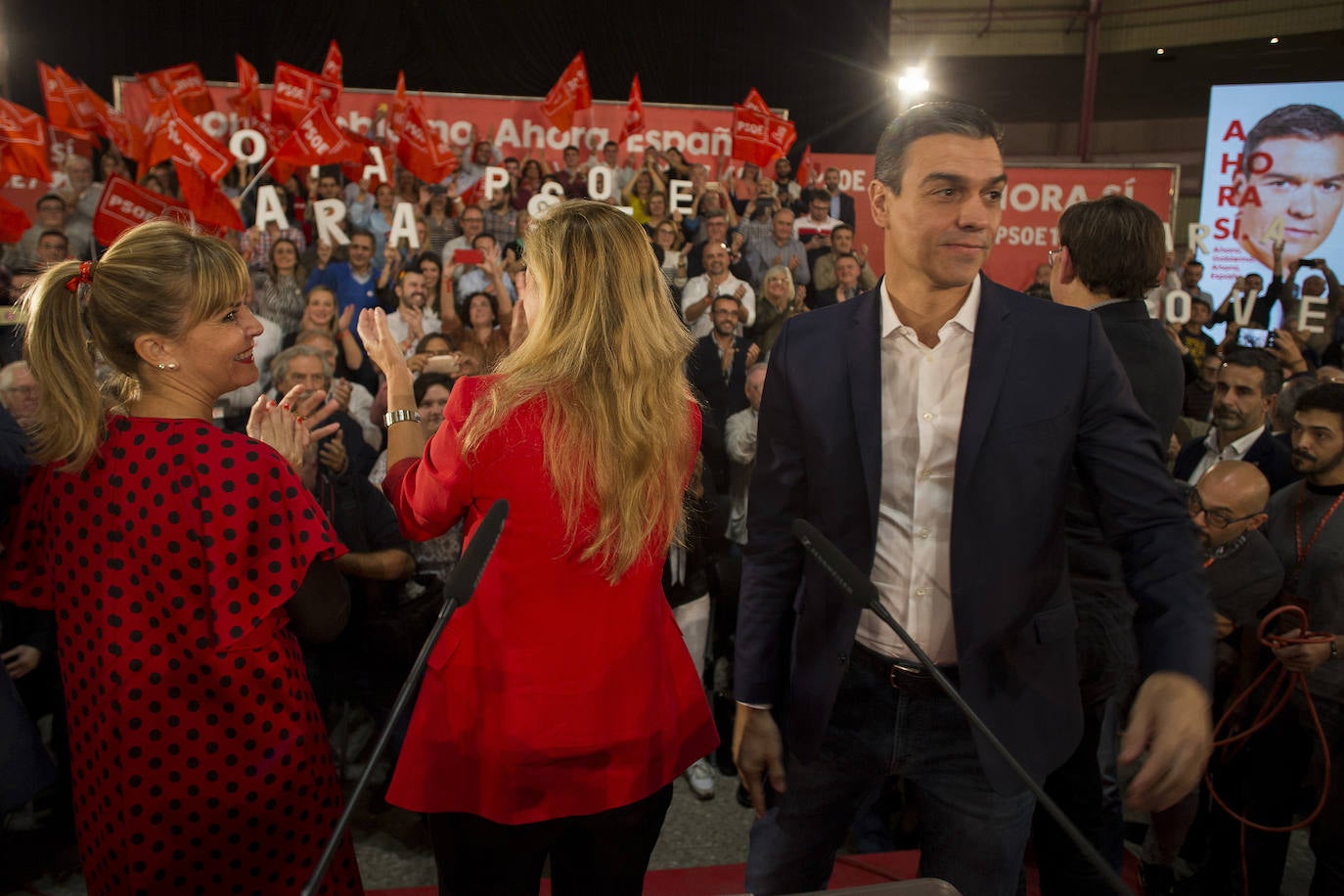 El presidente del Gobierno en funciones y secretario general del PSOE ha intervenido ante 1.200 cargos, militantes y simpatizantes en el Espacio La Pérgola de Castellón