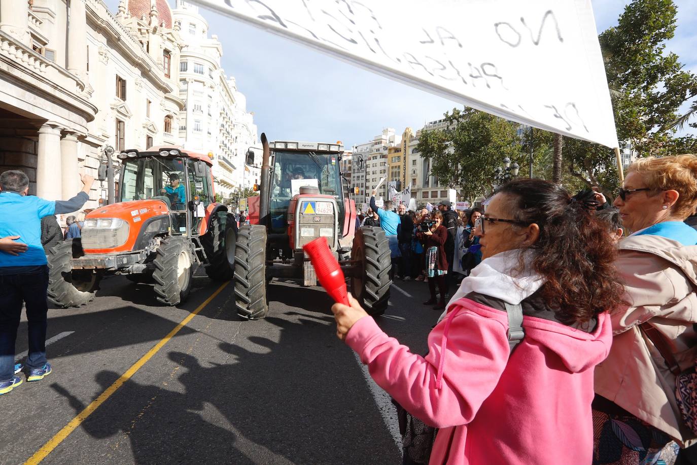 Fotos: Manifestación contra la pacificación de la CV-500