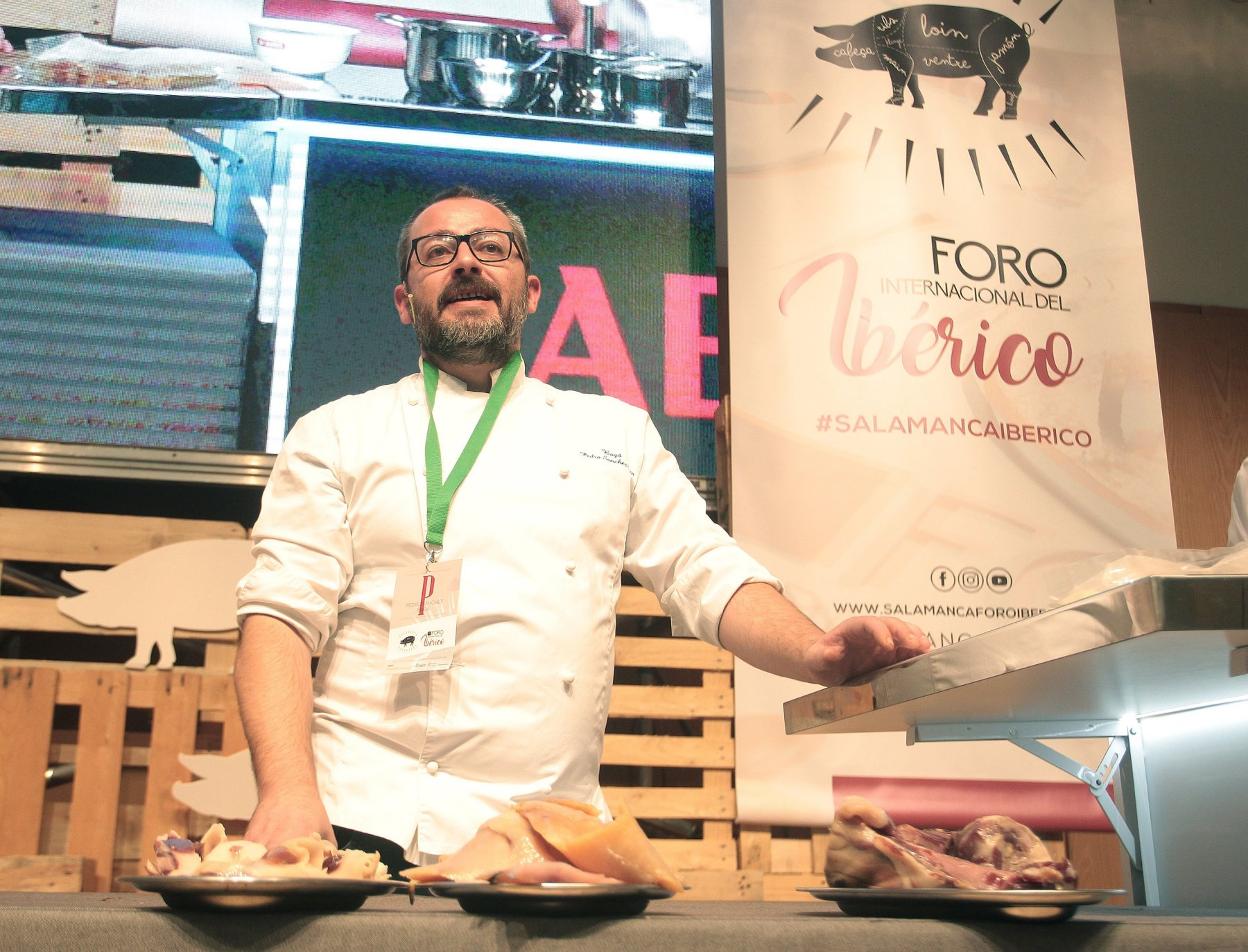 El cocinero Pedro Sánchez durante su presentación.  