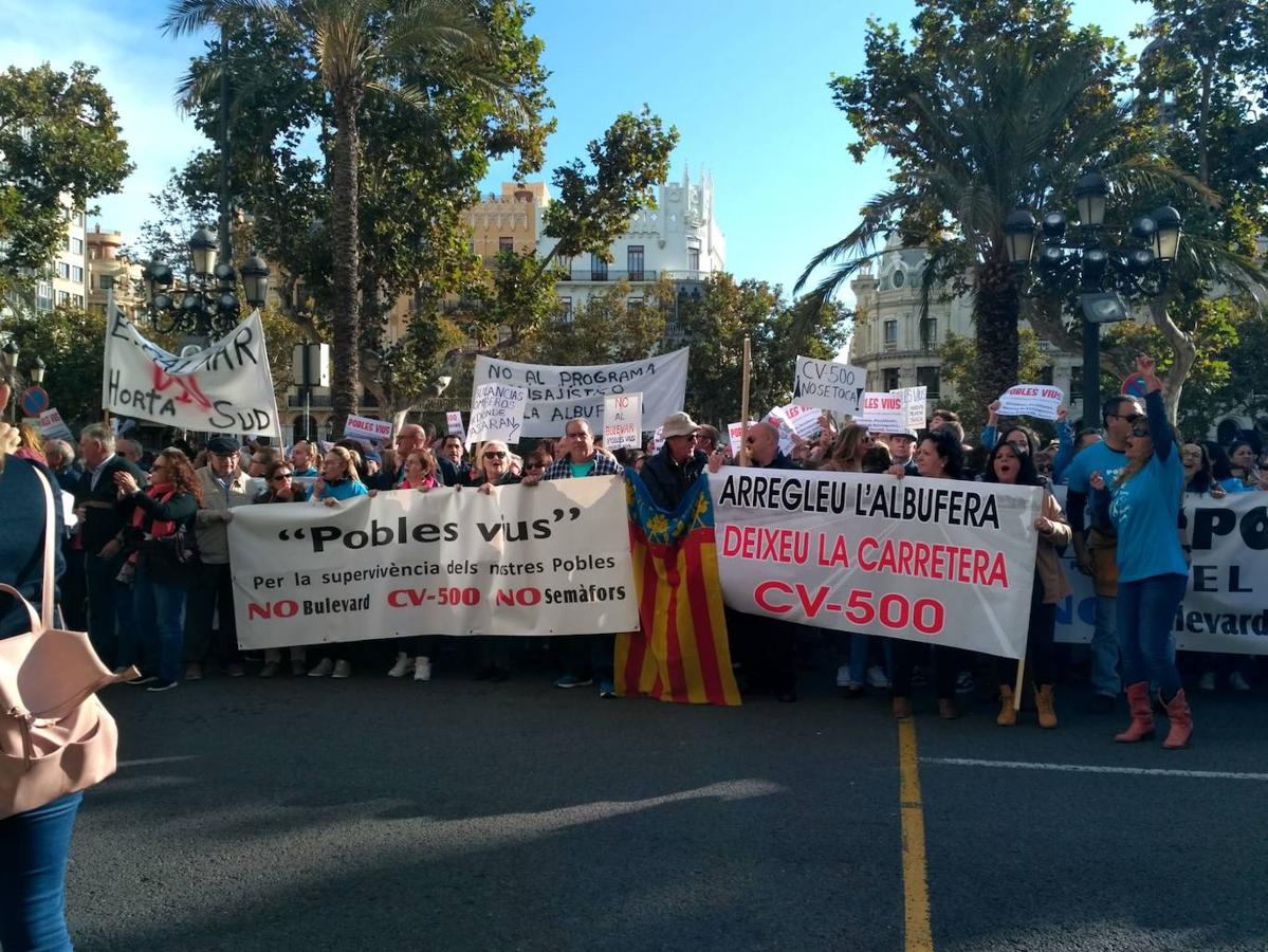 Fotos: Manifestación contra la pacificación de la CV-500