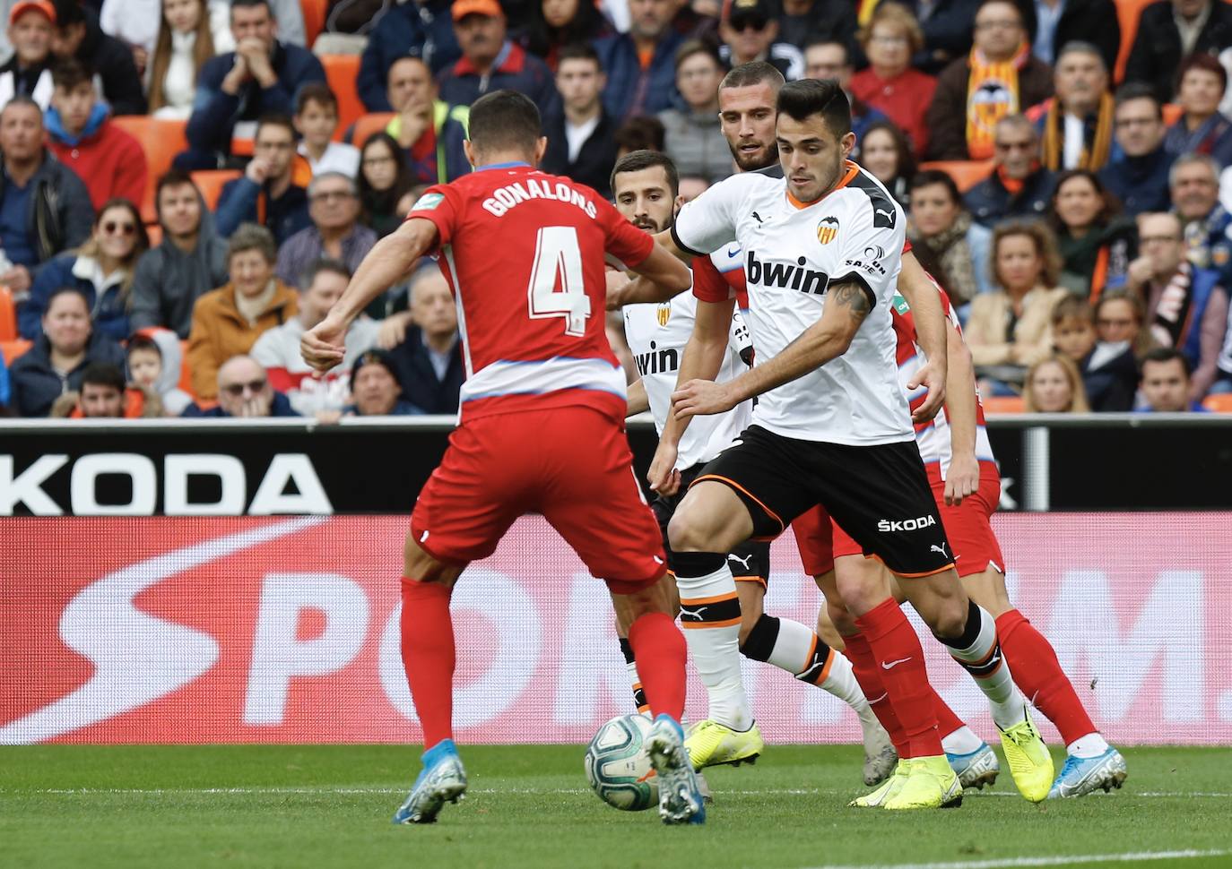 Partido disputado en Mestalla que acabó con victoria valencianista tras los tantos de Wass y Ferran.