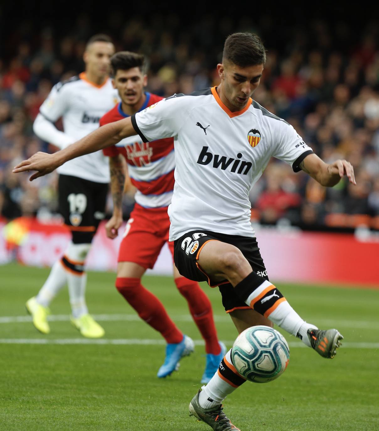 Partido disputado en Mestalla que acabó con victoria valencianista tras los tantos de Wass y Ferran.